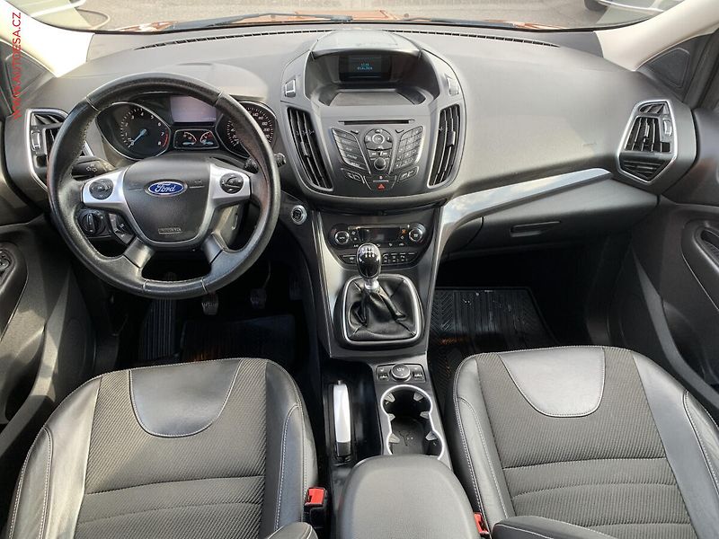 Ford Kuga (2015) 1.5 EB, AC, TZ, park.čidla - fotka 8 z 19