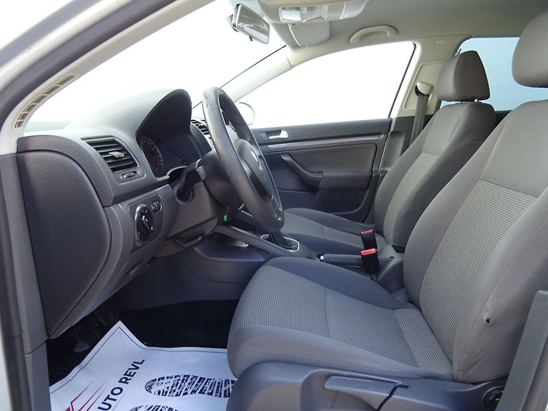 Volkswagen Golf (2009) 1.9TDi,77kW,S.kniha - fotka 11 z 22