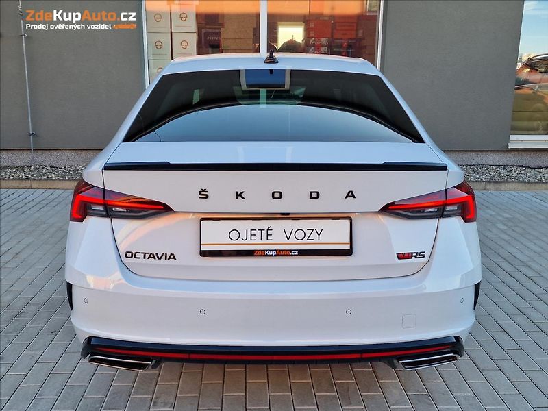 Škoda Octavia 2.0 TDI 147kW DSG 4x4 RS,1Maj - fotka 9 z 50
