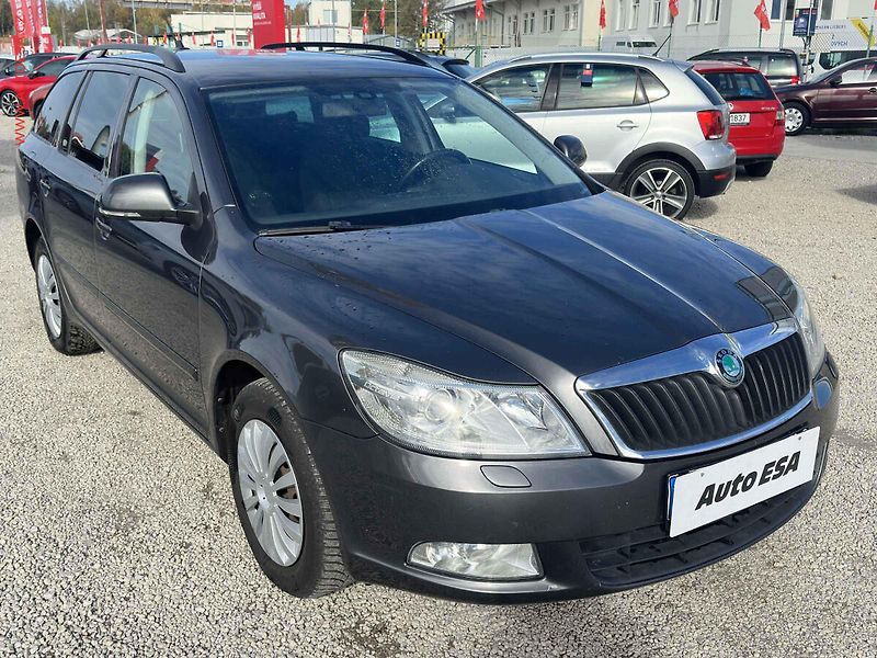 Škoda Octavia (2013) 2.0TDi, DSG, navi - fotografie inzerátu
