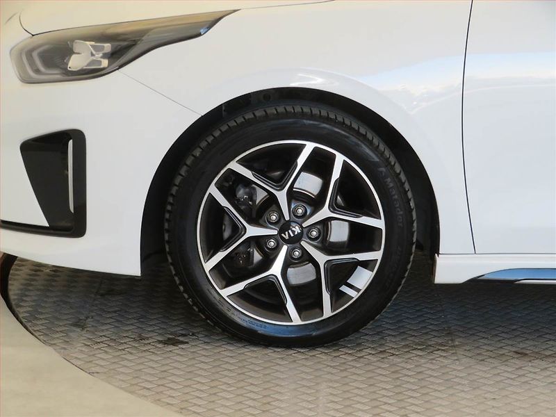 Kia Ceed (2021) GT Line 1.6 CRDi MHEV, Automat - fotka 15 z 17