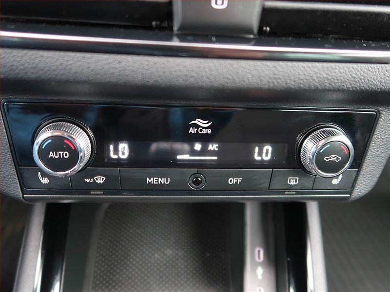 Škoda Kamiq (2023) 1.0 TSI, Tempomat - fotka 12 z 17