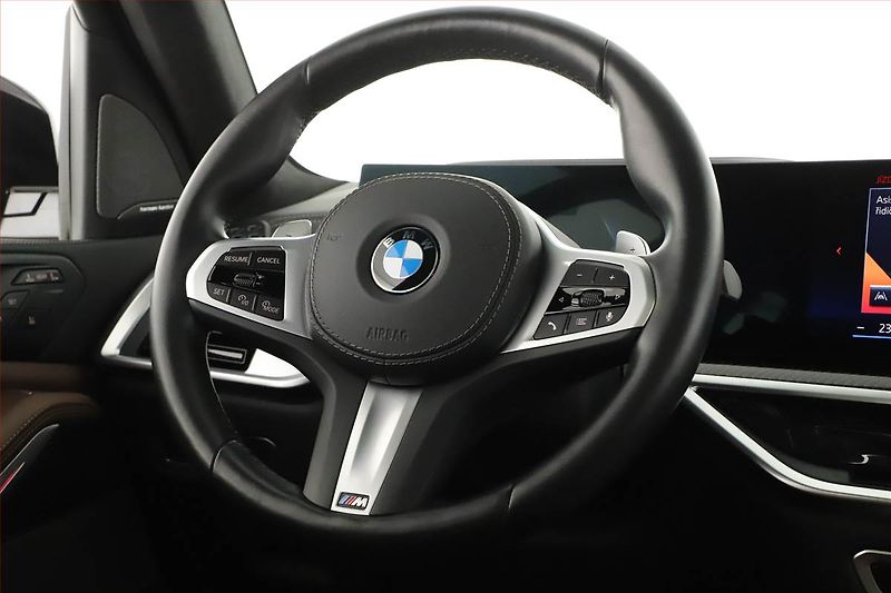 BMW X7 (2023) xDrive40i, 7Míst, Vzduch, 360° - fotka 20 z 20