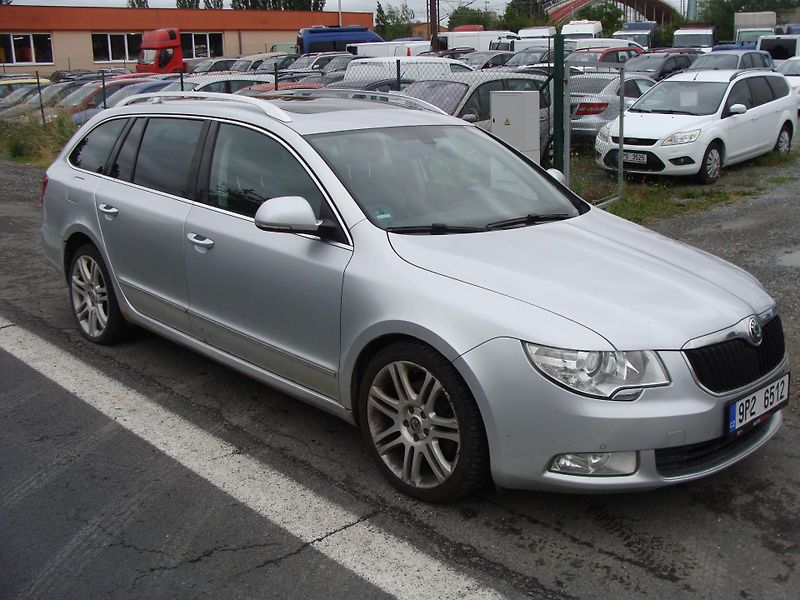 Škoda Superb 2.0 TDi, 125 kW, 4X4, klima - fotka 7 z 30