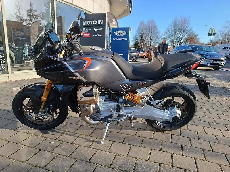 Moto Guzzi V 100 Mandello (2023) S Grigio Avanguardia (sleva 84 - fotka 7 z 16