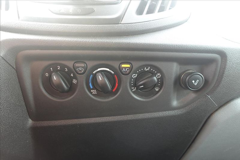 Ford Transit 2,0 TDCI  L3H2 8MÍST BUS KLIMA - fotka 46 z 48