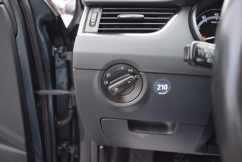 Škoda Octavia (2017) 1.5TSI 110kw AMBITION APP TEMP - fotka 32 z 50