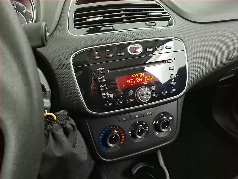 Fiat Punto (2013) 1.2, po STK, jezdí dobře - fotka 12 z 16