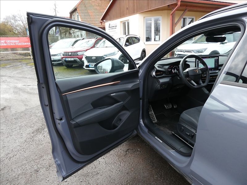 Cupra Terramar 2,0 VZ 2.0 TSi 195kW DSG 4WD - fotka 23 z 45