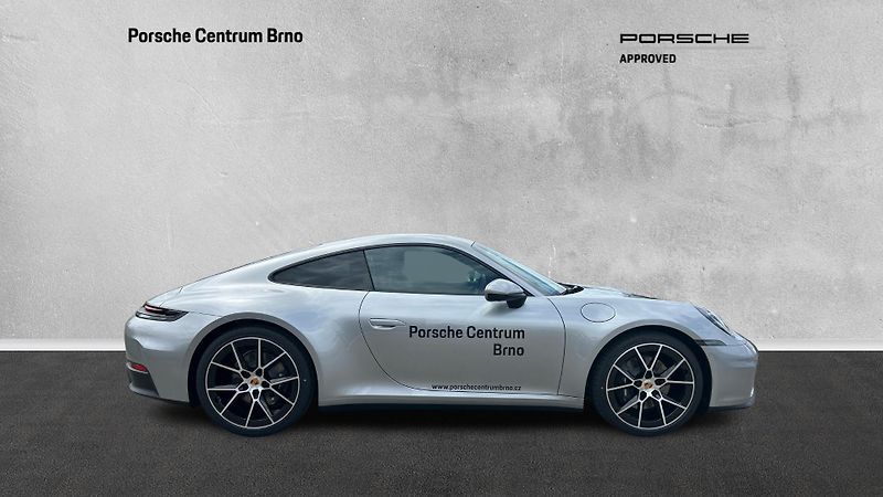 Porsche 911 (2026) Carrera - fotka 6 z 29