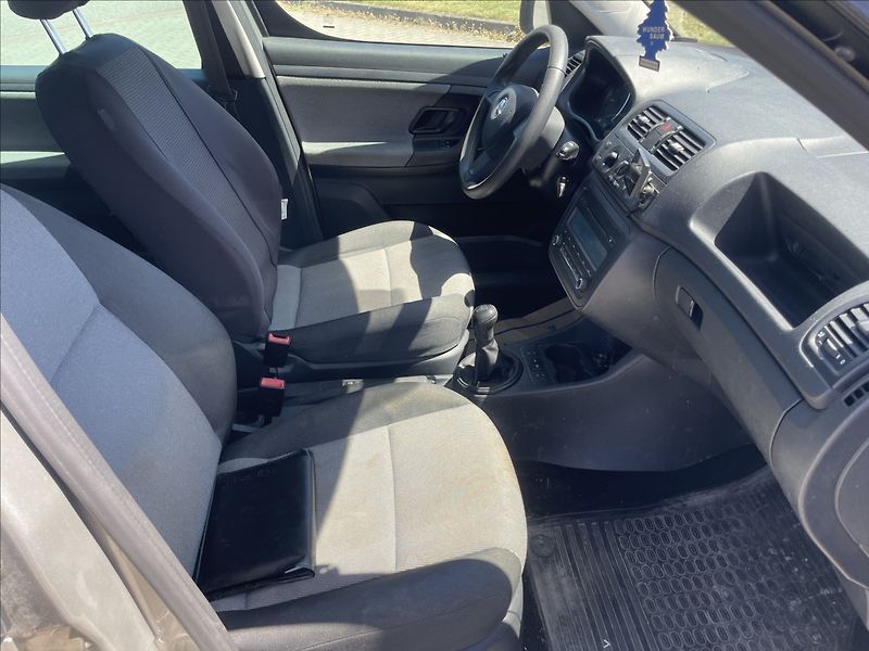 Škoda Roomster 1,2 TSi 63kw Ambiente Klima ES - fotka 18 z 25