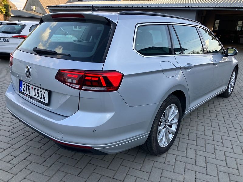 Volkswagen Passat Variant (2020) 2.0TDI 110kW DSG EL.TZ,NAVI - fotka 4 z 28
