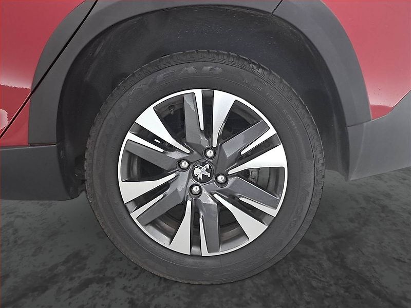 Peugeot 2008 (2018) Allure 1.2 PureTech, Automat - fotka 15 z 20