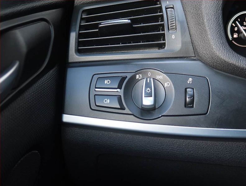 BMW X3 (2013) xDrive20d, 4X4, Automat, ČR - fotka 21 z 25