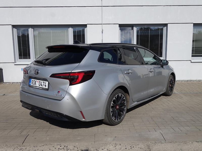 Toyota Corolla (2023) 2,0 Hybrid - fotka 4 z 27
