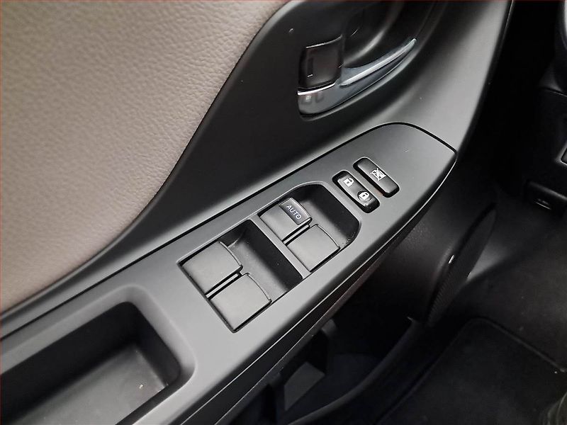 Toyota Yaris (2017) 1.5 Dual VVT-i, Automat, ČR - fotka 19 z 20