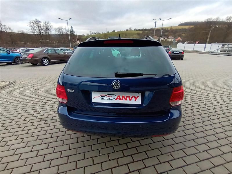Volkswagen Golf 1,2 TSI,KLIMA,VÝHŘEV,SERVISKA - fotka 6 z 40