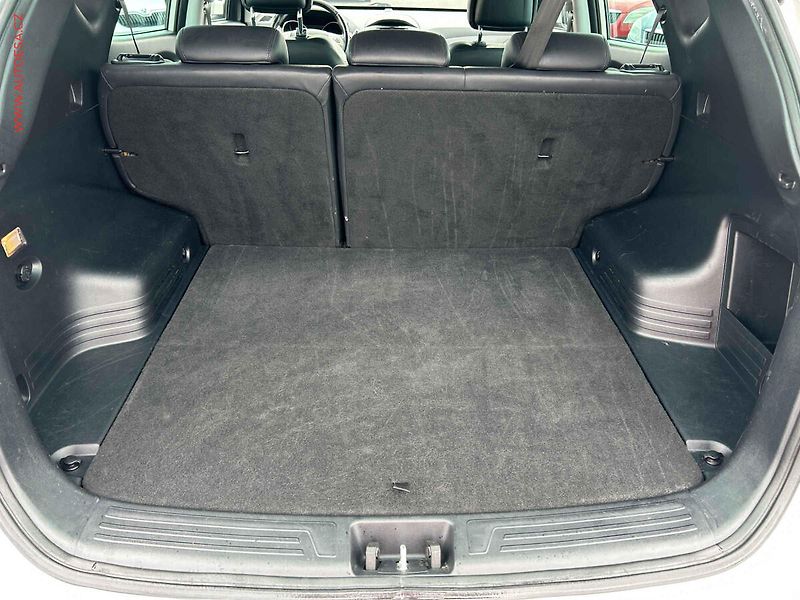 Hyundai ix35 (2011) 2.0 GDi AC, výhřev - fotka 7 z 17