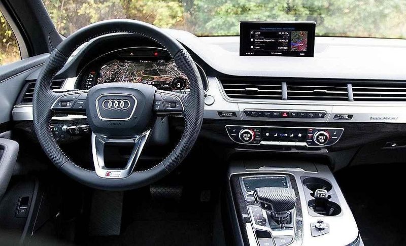 Audi Q7.