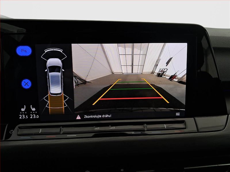 Volkswagen Golf (2022) 1.5 TSI - fotka 18 z 21