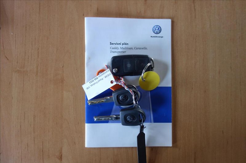 Volkswagen Transporter 2,5 TDi 96KW,ČR,8 MÍST,LONG. - fotka 27 z 30