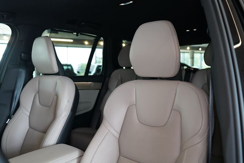 Volvo XC90 B5 AWD PLUS Dark, Vzduch, 360° - fotka 20 z 47