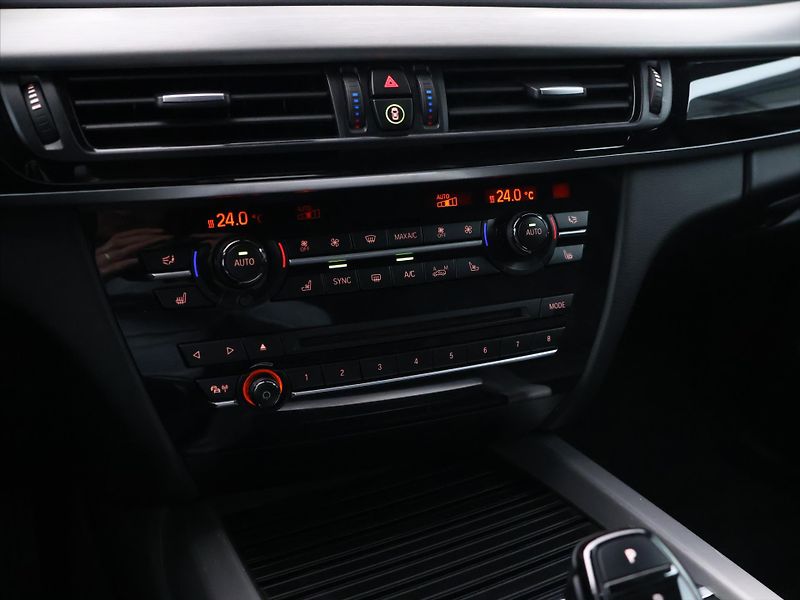 BMW X5 3,0 40d 230kW xDrive M-Paket C - fotka 22 z 32