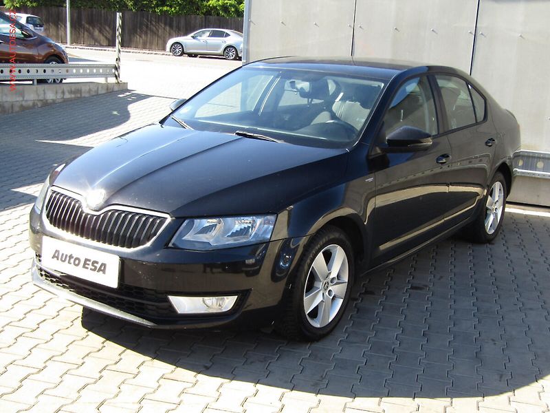 Škoda Octavia (2015) 1.2 TSi, ČR, STK2/28 - fotka 3 z 16