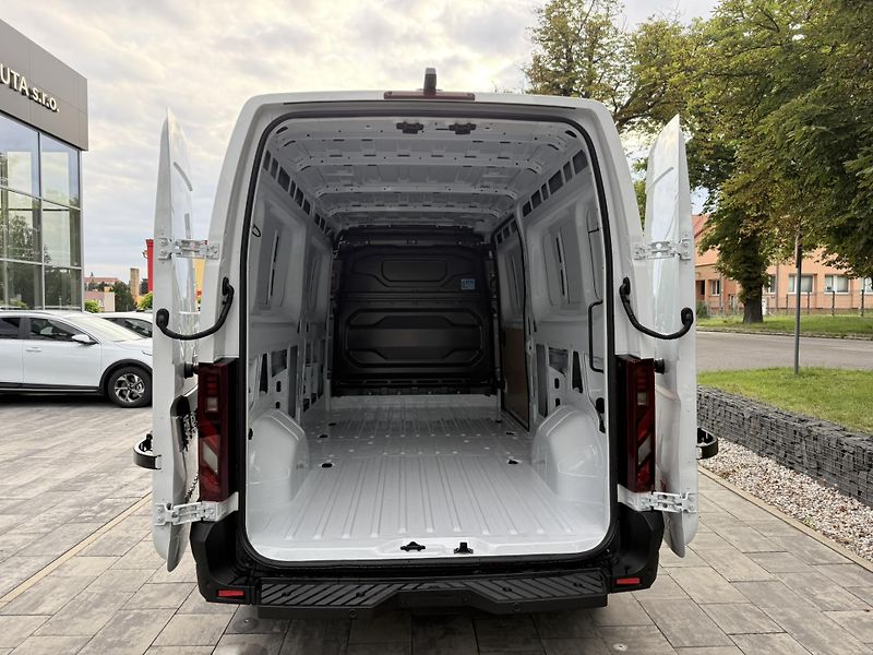Nissan Interstar (2026) COMFORT L3H2, 270 dveře - fotka 9 z 14