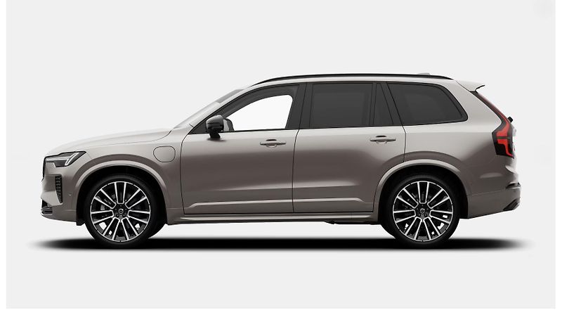 Volvo XC90 (2026) T8 AWD RECHARGE ULTRA DARK - fotka 2 z 11