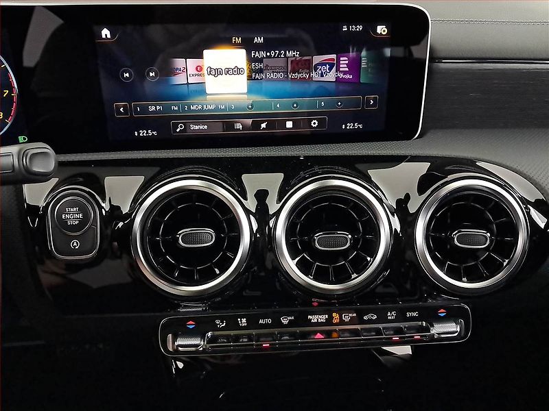 Mercedes-Benz CLA (2020) 180 - fotka 12 z 23