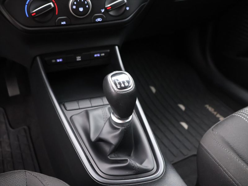 Hyundai Bayon 1,2 i 62kW Comfort CZ - fotka 23 z 32