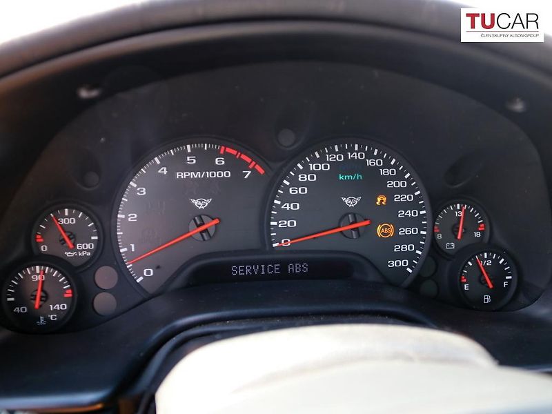 Chevrolet Corvette (2002) 5.7 V8 Targa  - fotka 13 z 22