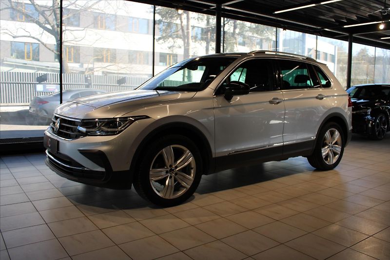 Volkswagen Tiguan TDi DSG 4MOTION IQ.Light/ACC/T - fotka 3 z 33