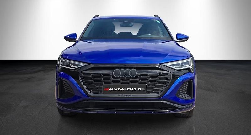 Audi Q8 e-tron 55 Q S-Line 360k Pano Tažné - fotka 26 z 26