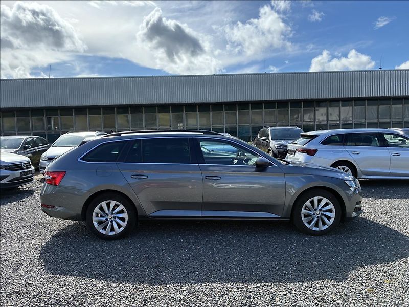 Škoda Superb 2,0 TAŽNÉ,WEBASTO,EL.KUFR - fotka 7 z 35