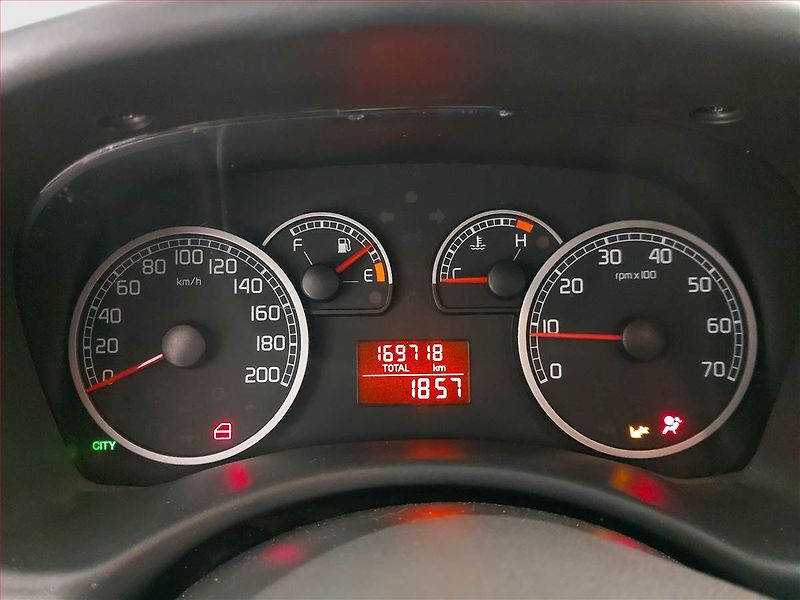 Fiat Punto (2008) 1.2 60 , po STK, jezdí výborně - fotka 11 z 15
