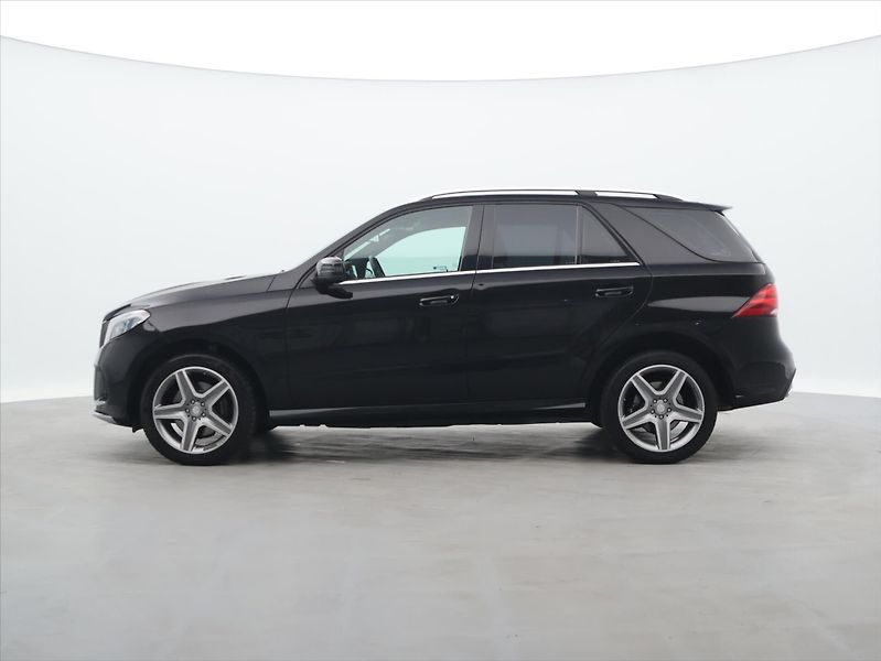 Mercedes-Benz GLE 3,0 350d 190 kW 4MATIC AMG - fotka 4 z 35