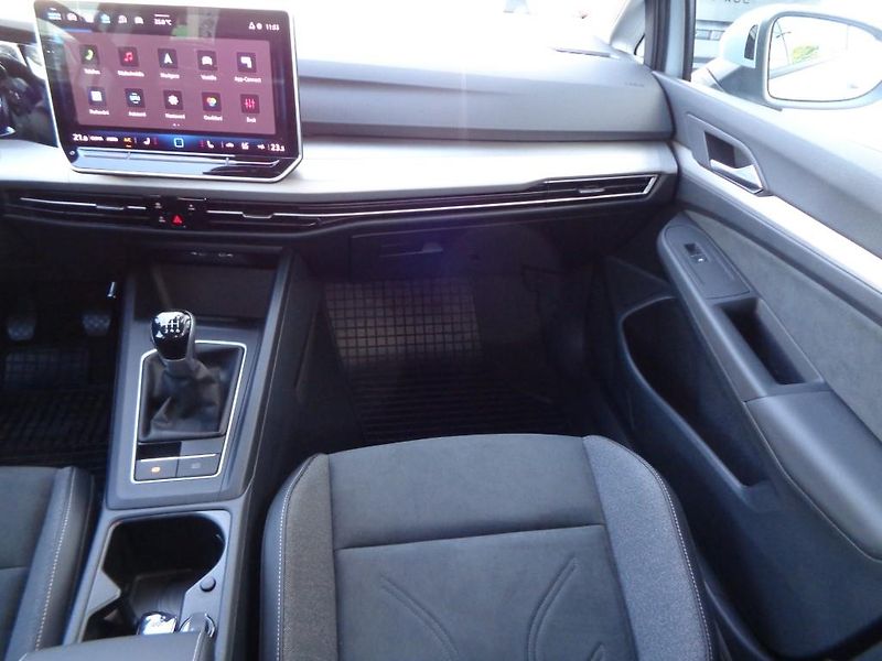 Volkswagen Golf 1,5 TSI  PEOPLE  110 kW - fotka 21 z 30