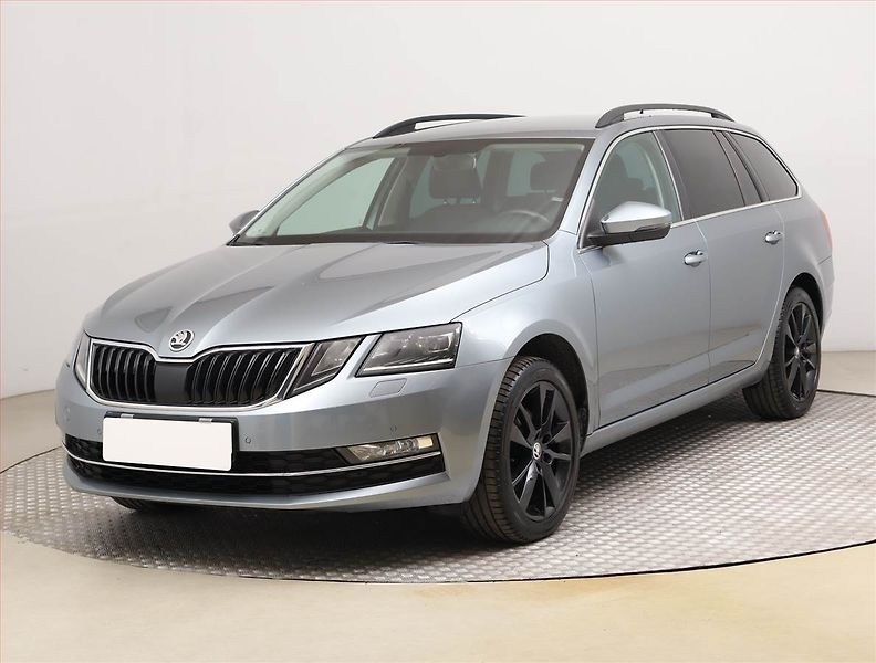Škoda Octavia (2019) Style 1.5 TSI, Kůže, Navi - fotka 2 z 19