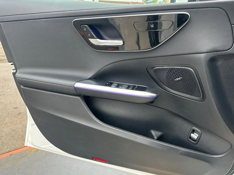 Mercedes-Benz Třídy C (2021) C200, 4MATIC, AMG, DPH - fotka 37 z 47