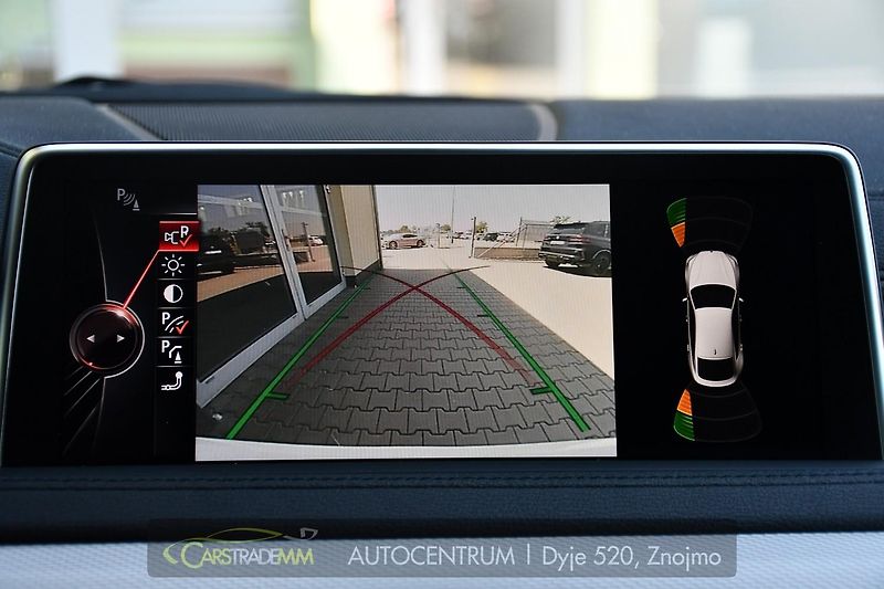 BMW X6 M50d HUD 360KAM ACC - fotka 44 z 57