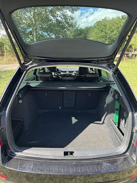 Škoda Octavia (2019) Laurin&Klement 3 kombi 2 TDI - fotka 13 z 17