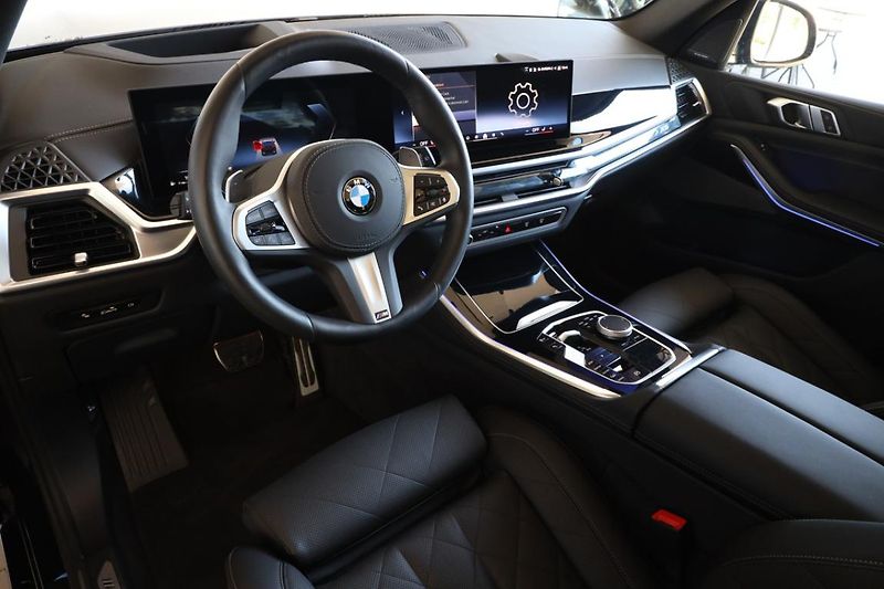 BMW X5 xDrive30d - fotka 2 z 32