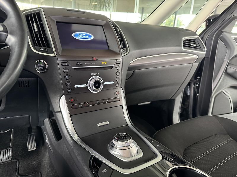 Ford Galaxy 2,0EcoBlue*AT8*140kW*FullLED - fotka 21 z 40