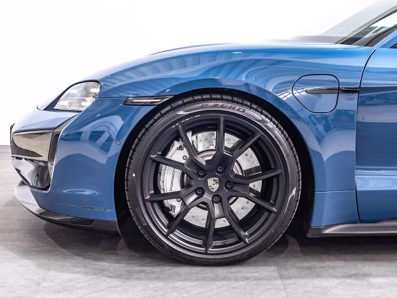 Porsche Taycan Turbo Sport Turismo HuD InnoDr - fotka 6 z 21