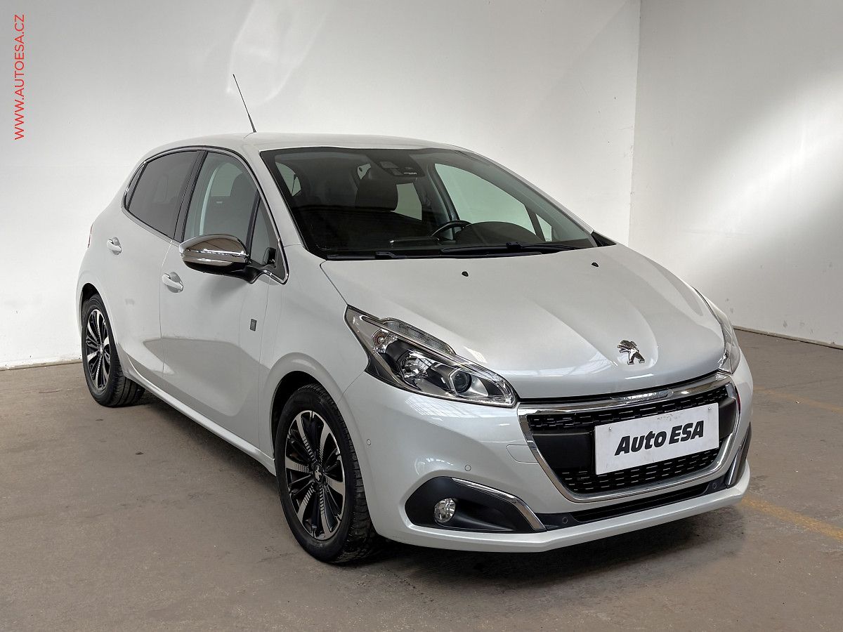 Peugeot 208 1.2 PT, TechEdition, navi