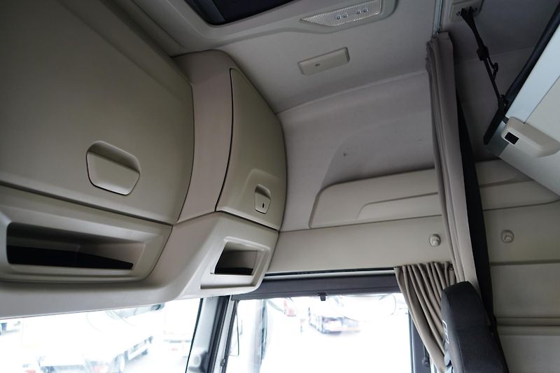 Iveco S-WAY (2021) 420 / E 6 / KONTENER + WINDA / - fotka 23 z 47