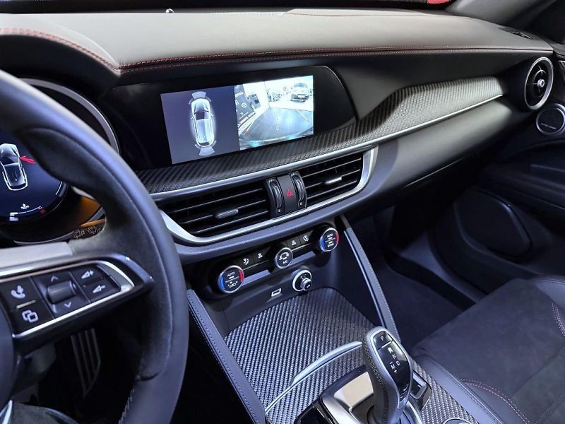 Alfa Romeo Stelvio (2026) 2.9 V6 BiTurbo 520k QV COLLEZI - fotka 20 z 28