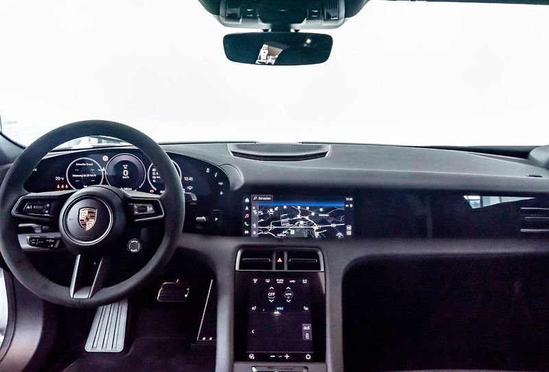 Porsche Taycan 4 SportDesign Matrix ACC 360 - fotka 18 z 22